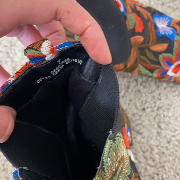 Beautiful embroidered boots by M&S - Picture 4 of 4